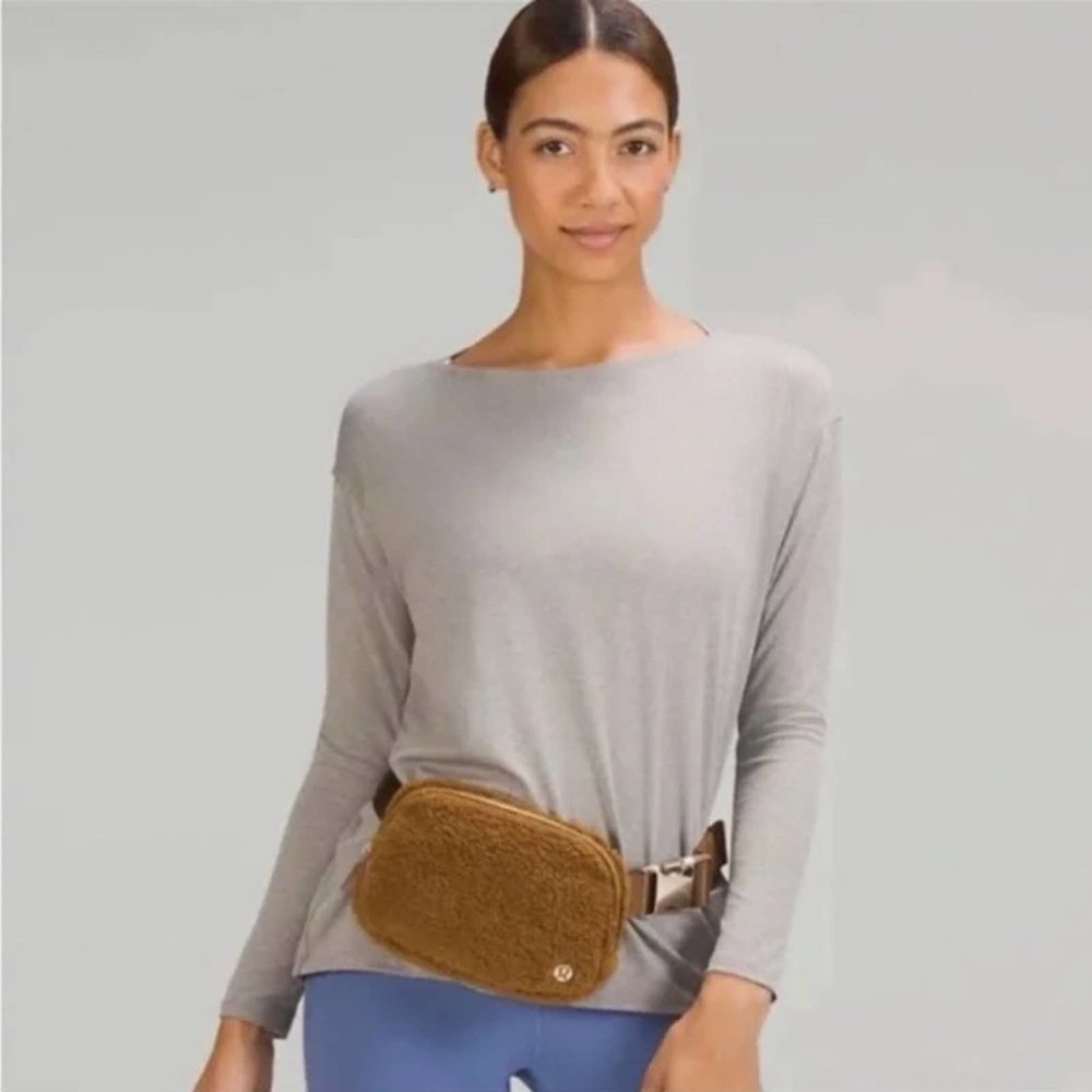 NWT Burnt Caramel Sherpa Fleece Everywhere Belt Bag lululemon - Picture 10 of 10